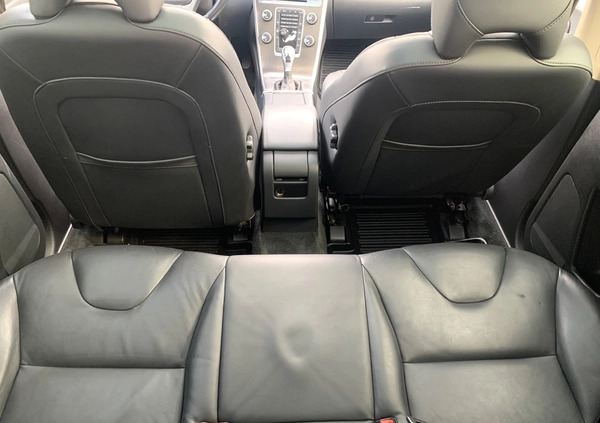 Volvo XC 60 cena 71900 przebieg: 206000, rok produkcji 2015 z Warszawa małe 596